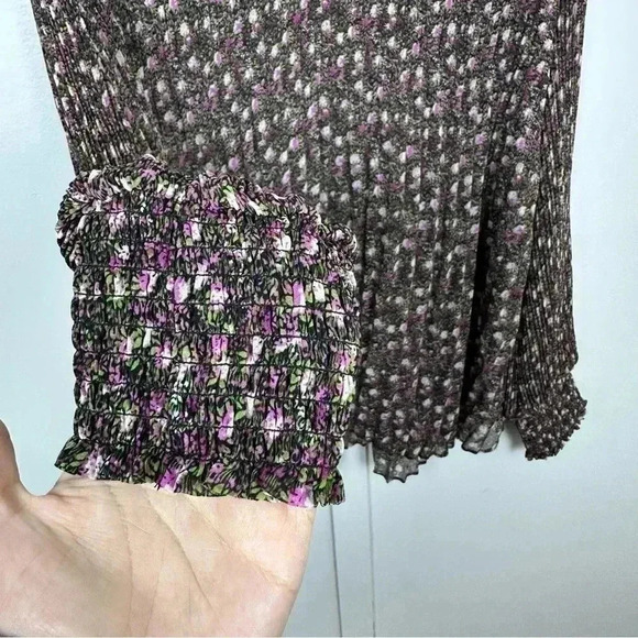 Cabi Knife Pleat Blouse Loose Fit Flowy Floral Print Balloon Sleeves Size M - Picture 4 of 7